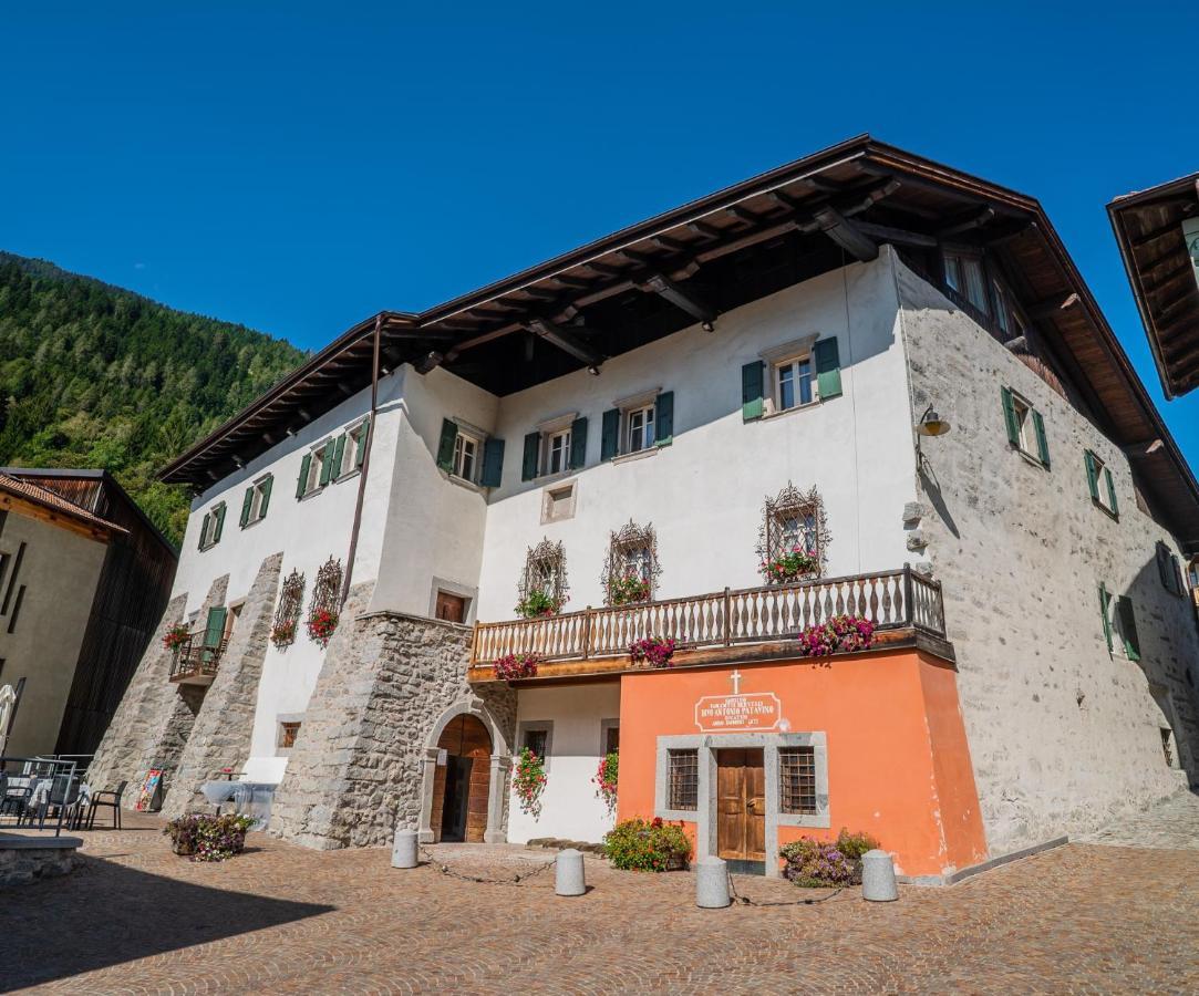 Palazzo Lodron Bertelli. Dimora Storica & Spa Кадерцоне Екстериор снимка