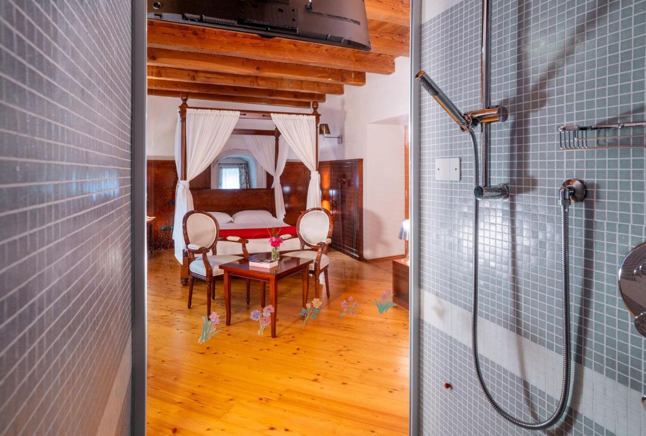 Palazzo Lodron Bertelli. Dimora Storica & Spa Кадерцоне Екстериор снимка